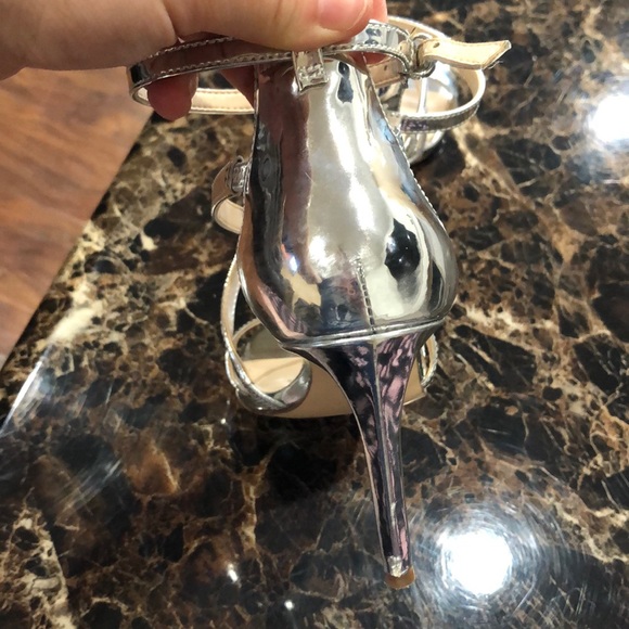 Nine West silver heels - Picture 5 of 5